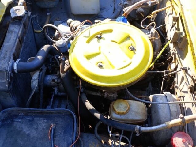 Желтый Москвич / АЗЛК 2140, объемом двигателя 0 л и пробегом 145 тыс. км за 238 $, фото 6 на Automoto.ua