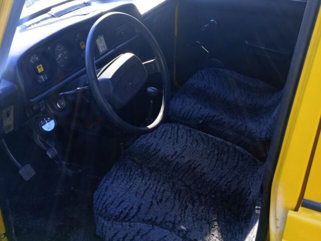 Желтый Москвич / АЗЛК 2140, объемом двигателя 0 л и пробегом 145 тыс. км за 238 $, фото 5 на Automoto.ua