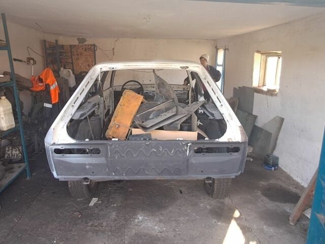 Оранжевый Москвич / АЗЛК 2140, объемом двигателя 2 л и пробегом 670 тыс. км за 1059 $, фото 17 на Automoto.ua