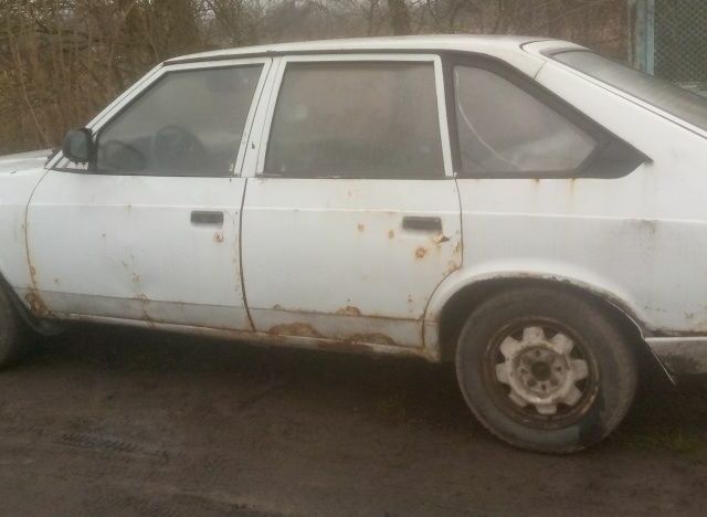 Білий Москвич / АЗЛК 2141, об'ємом двигуна 1 л та пробігом 199 тис. км за 356 $, фото 1 на Automoto.ua