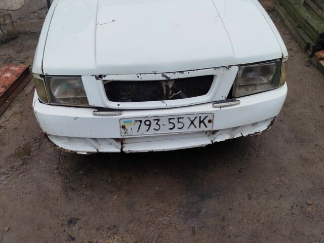 Белый Москвич / АЗЛК 2141, объемом двигателя 1.5 л и пробегом 1 тыс. км за 382 $, фото 1 на Automoto.ua