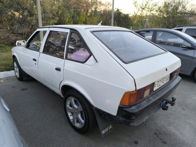 Белый Москвич / АЗЛК 2141, объемом двигателя 1.5 л и пробегом 38 тыс. км за 1069 $, фото 5 на Automoto.ua