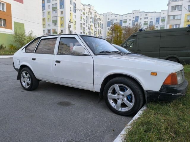 Белый Москвич / АЗЛК 2141, объемом двигателя 1.5 л и пробегом 38 тыс. км за 1069 $, фото 3 на Automoto.ua