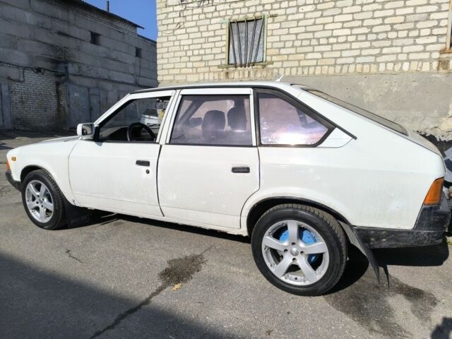 Белый Москвич / АЗЛК 2141, объемом двигателя 1.5 л и пробегом 38 тыс. км за 1069 $, фото 1 на Automoto.ua