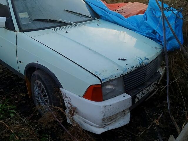 Белый Москвич / АЗЛК 2141, объемом двигателя 1.5 л и пробегом 0 тыс. км за 500 $, фото 2 на Automoto.ua