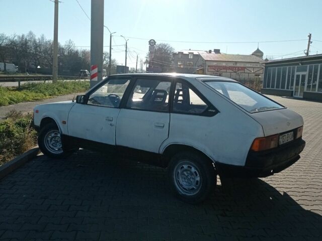 Белый Москвич / АЗЛК 2141, объемом двигателя 0 л и пробегом 123 тыс. км за 499 $, фото 3 на Automoto.ua