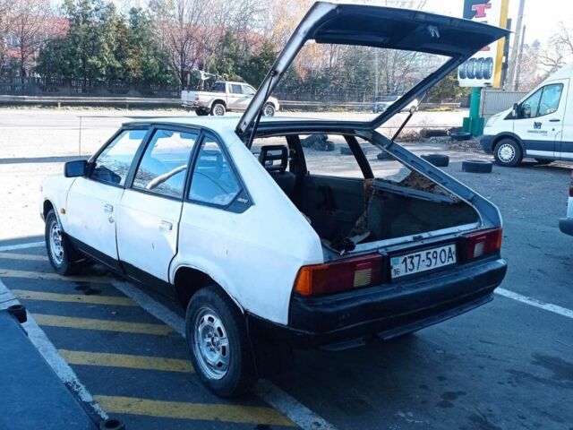 Белый Москвич / АЗЛК 2141, объемом двигателя 0 л и пробегом 123 тыс. км за 499 $, фото 4 на Automoto.ua