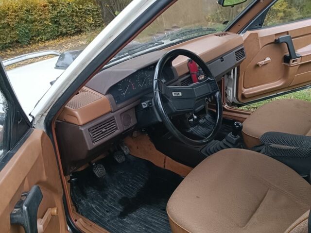 Белый Москвич / АЗЛК 2141, объемом двигателя 1.8 л и пробегом 65 тыс. км за 1500 $, фото 10 на Automoto.ua