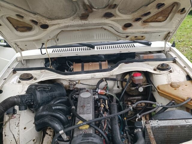 Белый Москвич / АЗЛК 2141, объемом двигателя 1.8 л и пробегом 65 тыс. км за 1500 $, фото 9 на Automoto.ua