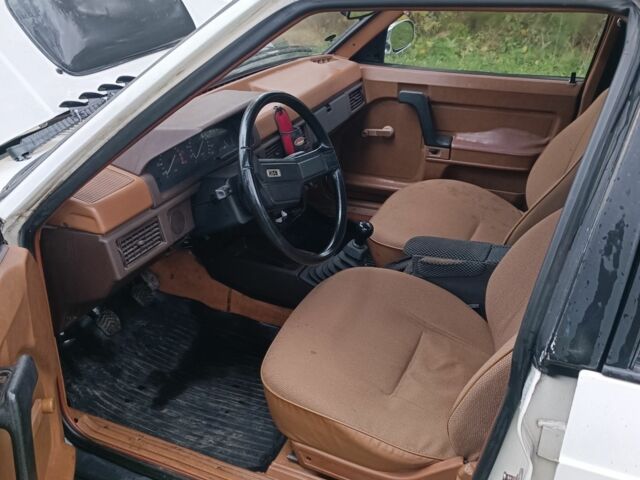 Белый Москвич / АЗЛК 2141, объемом двигателя 1.8 л и пробегом 65 тыс. км за 1500 $, фото 15 на Automoto.ua