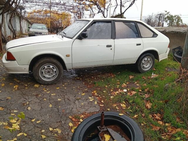 Белый Москвич / АЗЛК 2141, объемом двигателя 2 л и пробегом 70 тыс. км за 1100 $, фото 2 на Automoto.ua