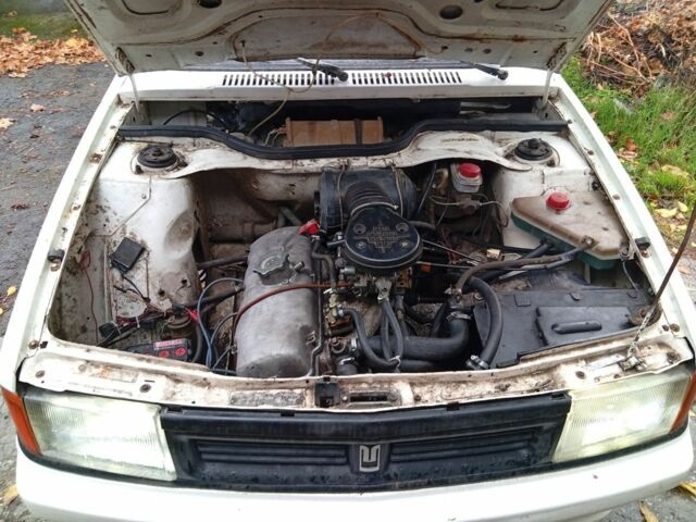 Белый Москвич / АЗЛК 2141, объемом двигателя 2 л и пробегом 70 тыс. км за 1100 $, фото 4 на Automoto.ua