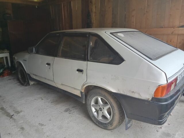 Белый Москвич / АЗЛК 2141, объемом двигателя 1.5 л и пробегом 10 тыс. км за 400 $, фото 4 на Automoto.ua