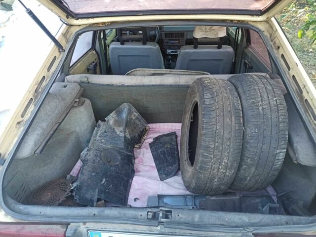 Белый Москвич / АЗЛК 2141, объемом двигателя 1.5 л и пробегом 1000 тыс. км за 333 $, фото 3 на Automoto.ua