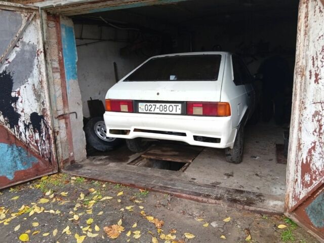 Белый Москвич / АЗЛК 2141, объемом двигателя 2 л и пробегом 70 тыс. км за 1100 $, фото 1 на Automoto.ua