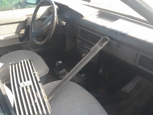 Белый Москвич / АЗЛК 2141, объемом двигателя 1 л и пробегом 1 тыс. км за 166 $, фото 2 на Automoto.ua