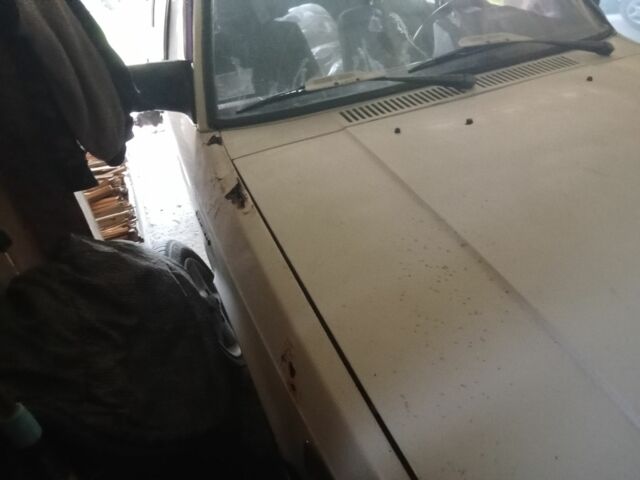 Белый Москвич / АЗЛК 2141, объемом двигателя 1.5 л и пробегом 10 тыс. км за 400 $, фото 2 на Automoto.ua