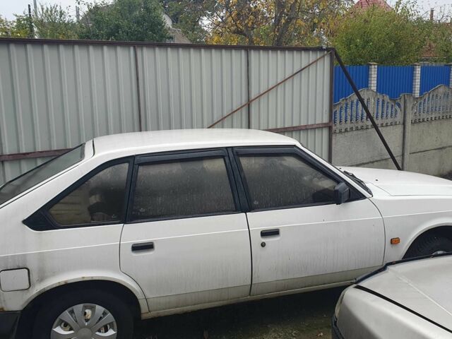 Москвич / АЗЛК 2141 1990 в Киеве на Automoto.ua Белый Москвич / АЗЛК 2141, объемом двигателя 0 л и пробегом 1000 тыс. км за 815 $, фото 3 на Automoto.ua