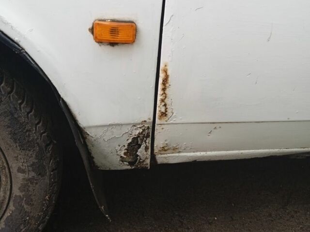 Москвич / АЗЛК 2141 1991 в Харькове на Automoto.ua Белый Москвич / АЗЛК 2141, объемом двигателя 0 л и пробегом 3 тыс. км за 500 $, фото 5 на Automoto.ua