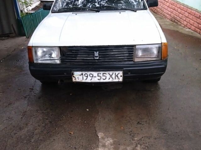 Москвич / АЗЛК 2141 1991 в Харькове на Automoto.ua Белый Москвич / АЗЛК 2141, объемом двигателя 0 л и пробегом 3 тыс. км за 500 $, фото 2 на Automoto.ua