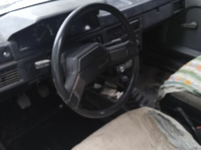 Москвич / АЗЛК 2141 1991 в Харькове на Automoto.ua Белый Москвич / АЗЛК 2141, объемом двигателя 0 л и пробегом 3 тыс. км за 500 $, фото 3 на Automoto.ua