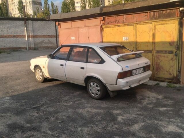 Москвич / АЗЛК 2141 1991 у Харкові на Automoto.ua Білий Москвич / АЗЛК 2141, об'ємом двигуна 1.7 л та пробігом 148 тис. км за 747 $, фото 3 на Automoto.ua