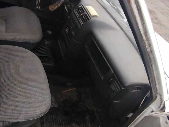 Белый Москвич / АЗЛК 2141, объемом двигателя 2 л и пробегом 1000 тыс. км за 643 $, фото 1 на Automoto.ua