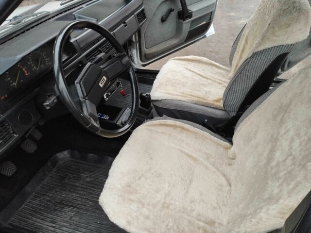 Білий Москвич / АЗЛК 2141, об'ємом двигуна 1.5 л та пробігом 173 тис. км за 970 $, фото 18 на Automoto.ua