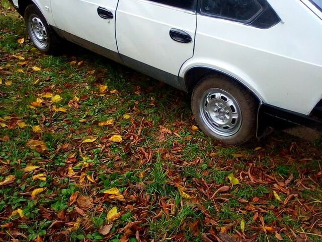 Белый Москвич / АЗЛК 2141, объемом двигателя 1.6 л и пробегом 180 тыс. км за 350 $, фото 4 на Automoto.ua