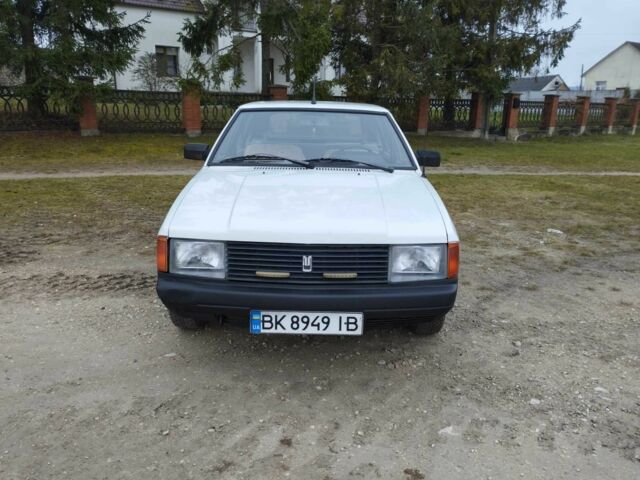 Білий Москвич / АЗЛК 2141, об'ємом двигуна 1.5 л та пробігом 173 тис. км за 970 $, фото 2 на Automoto.ua