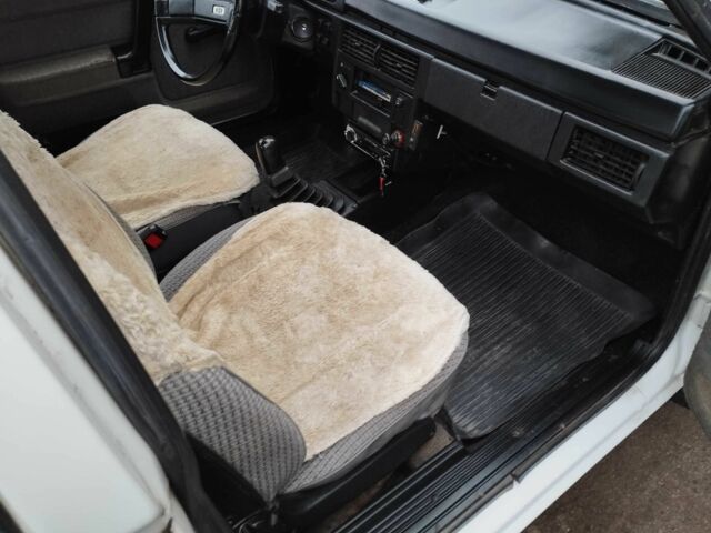 Білий Москвич / АЗЛК 2141, об'ємом двигуна 1.5 л та пробігом 173 тис. км за 970 $, фото 19 на Automoto.ua