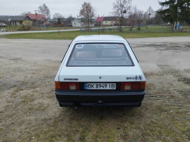 Білий Москвич / АЗЛК 2141, об'ємом двигуна 1.5 л та пробігом 173 тис. км за 970 $, фото 15 на Automoto.ua