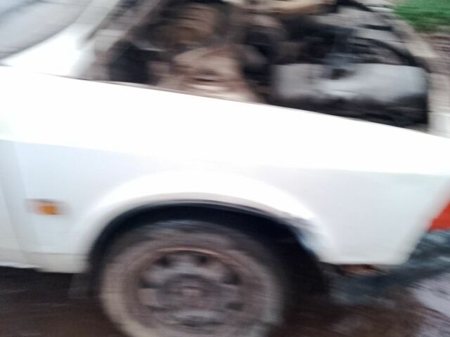 Белый Москвич / АЗЛК 2141, объемом двигателя 1 л и пробегом 3 тыс. км за 350 $, фото 5 на Automoto.ua