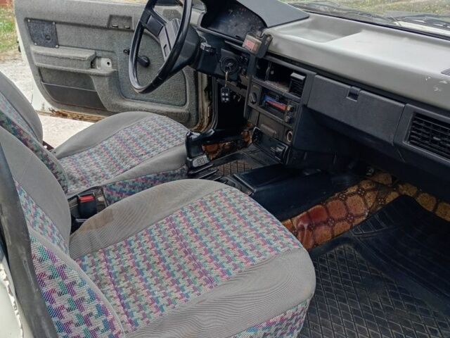 Білий Москвич / АЗЛК 2141, об'ємом двигуна 1.7 л та пробігом 500 тис. км за 450 $, фото 5 на Automoto.ua