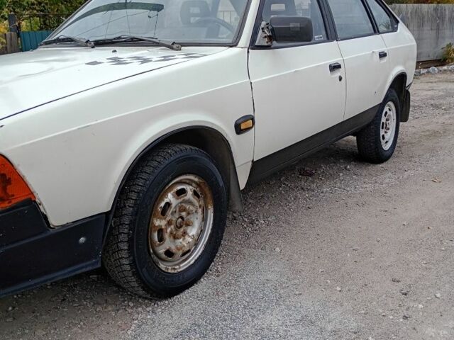 Білий Москвич / АЗЛК 2141, об'ємом двигуна 1.7 л та пробігом 500 тис. км за 450 $, фото 1 на Automoto.ua