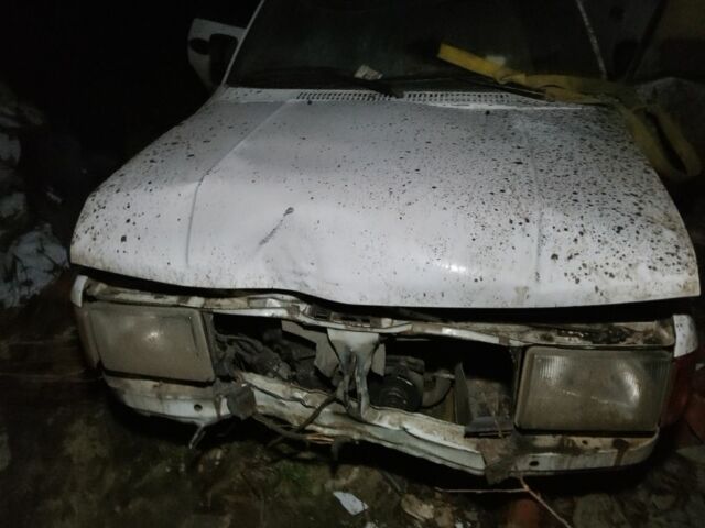 Белый Москвич / АЗЛК 2141, объемом двигателя 0 л и пробегом 1000 тыс. км за 238 $, фото 2 на Automoto.ua