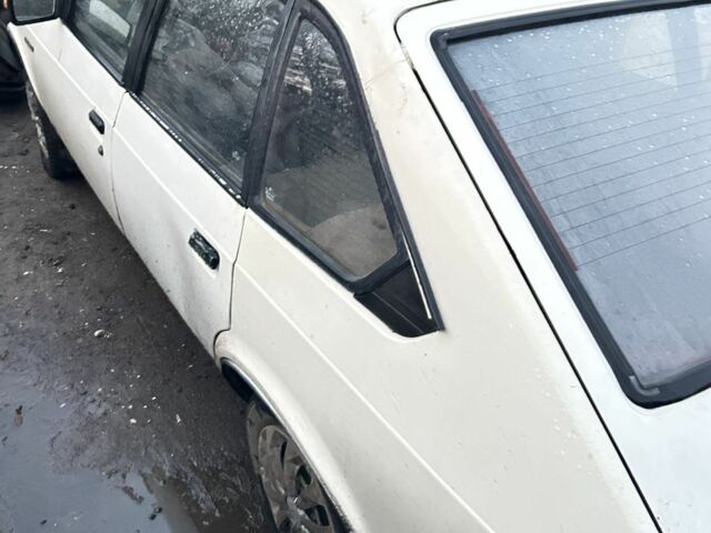 Білий Москвич / АЗЛК 2141, об'ємом двигуна 0 л та пробігом 150 тис. км за 426 $, фото 4 на Automoto.ua