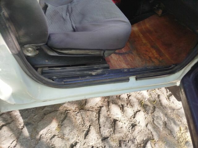 Белый Москвич / АЗЛК 2141, объемом двигателя 0 л и пробегом 323 тыс. км за 1642 $, фото 14 на Automoto.ua