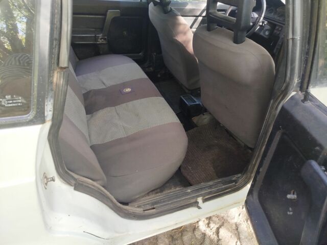 Белый Москвич / АЗЛК 2141, объемом двигателя 0 л и пробегом 323 тыс. км за 1642 $, фото 13 на Automoto.ua