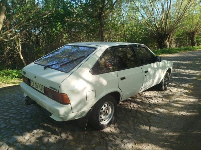 Белый Москвич / АЗЛК 2141, объемом двигателя 0 л и пробегом 323 тыс. км за 1642 $, фото 2 на Automoto.ua