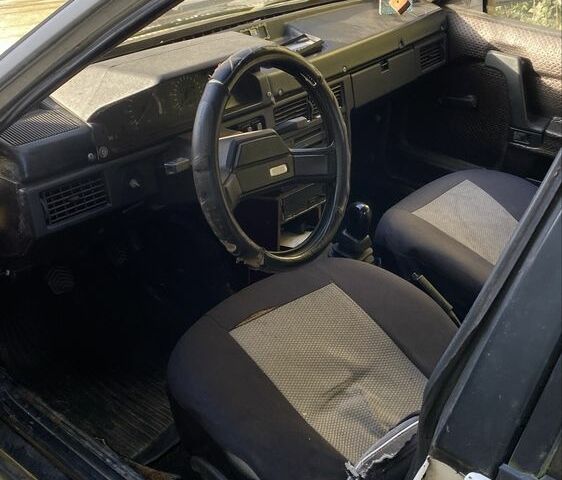 Білий Москвич / АЗЛК 2141, об'ємом двигуна 0 л та пробігом 182 тис. км за 260 $, фото 4 на Automoto.ua