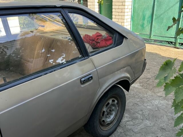 Бежевый Москвич / АЗЛК 2141, объемом двигателя 0 л и пробегом 200 тыс. км за 1500 $, фото 4 на Automoto.ua