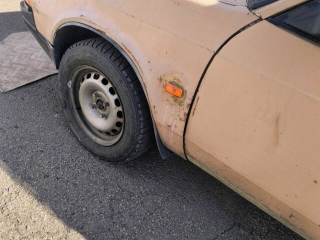 Бежевый Москвич / АЗЛК 2141, объемом двигателя 1.6 л и пробегом 114 тыс. км за 600 $, фото 4 на Automoto.ua