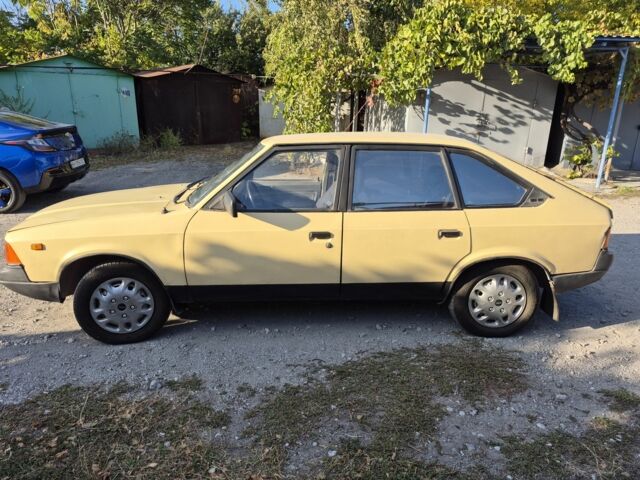 Бежевый Москвич / АЗЛК 2141, объемом двигателя 0 л и пробегом 123 тыс. км за 700 $, фото 3 на Automoto.ua