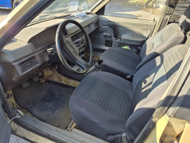 Бежевый Москвич / АЗЛК 2141, объемом двигателя 0 л и пробегом 123 тыс. км за 700 $, фото 8 на Automoto.ua