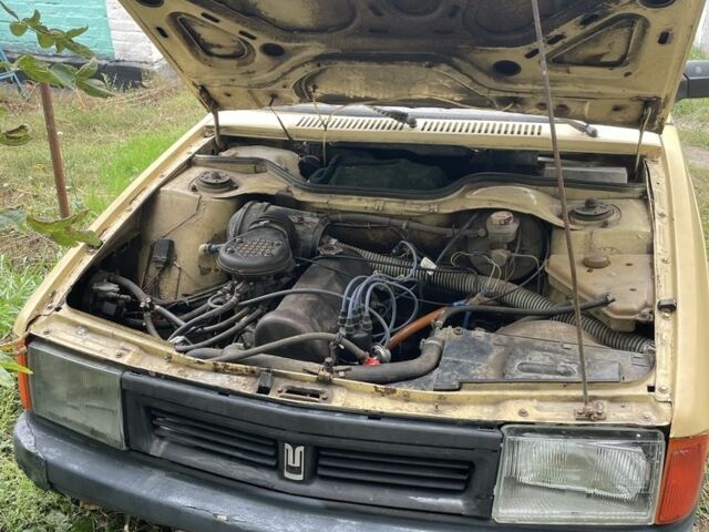 Бежевый Москвич / АЗЛК 2141, объемом двигателя 1.5 л и пробегом 192 тыс. км за 408 $, фото 1 на Automoto.ua