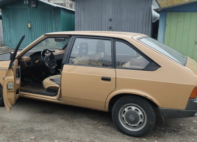 Бежевый Москвич / АЗЛК 2141, объемом двигателя 0 л и пробегом 95 тыс. км за 1777 $, фото 1 на Automoto.ua