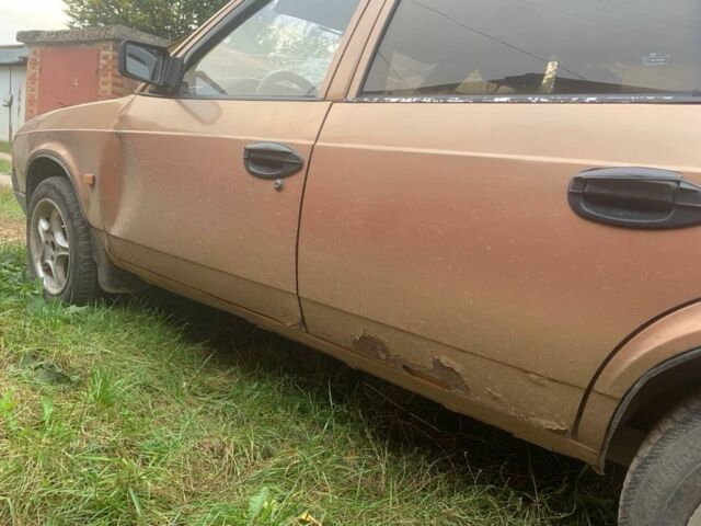 Бежевый Москвич / АЗЛК 2141, объемом двигателя 1.6 л и пробегом 300 тыс. км за 500 $, фото 2 на Automoto.ua