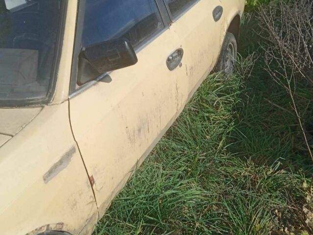 Москвич / АЗЛК 2141 1993 в Буче на Automoto.ua Бежевый Москвич / АЗЛК 2141, объемом двигателя 1.5 л и пробегом 300 тыс. км за 361 $, фото 1 на Automoto.ua