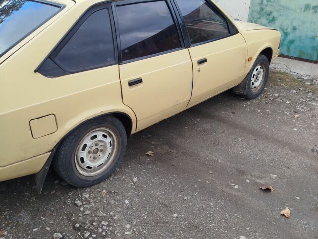 Бежевый Москвич / АЗЛК 2141, объемом двигателя 0 л и пробегом 100 тыс. км за 900 $, фото 3 на Automoto.ua